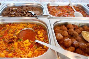 platos calientes buffet libre